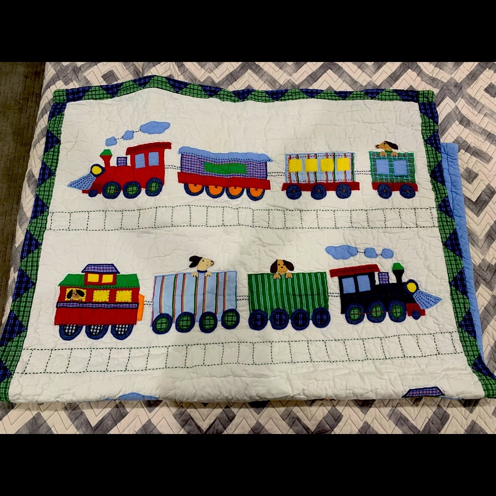 Pottery barn kids crib quilt